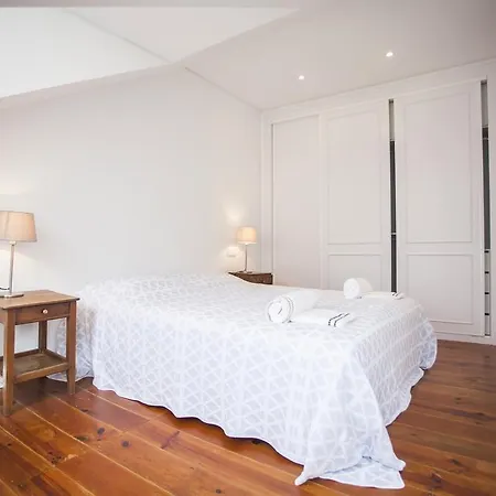 Lovelystay - Graca Terrace With River View Daire *